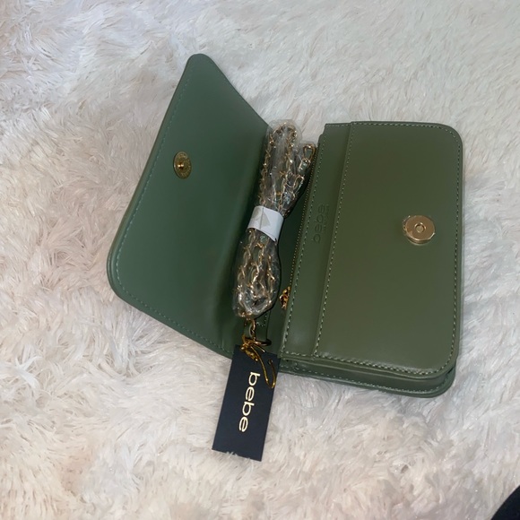 bebe MELENDY FLAP CROSSBODY - Picture 6 of 6